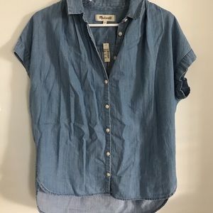 Madewell women’s chambray shirt